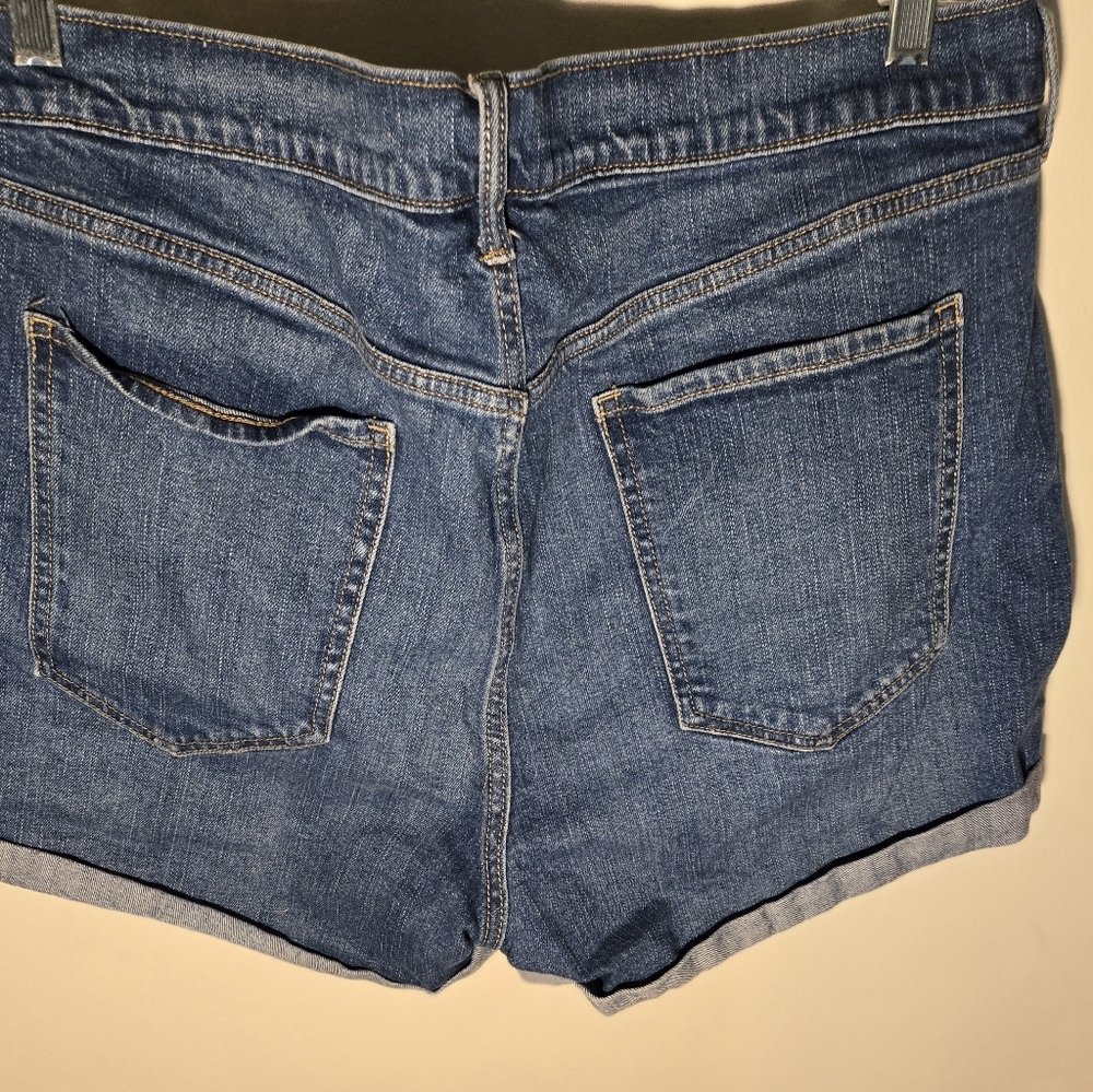 Old navy Plus Size blue distressed boyfriend short shorts Sexy Cuffed Size 18 - Picture 3 of 7